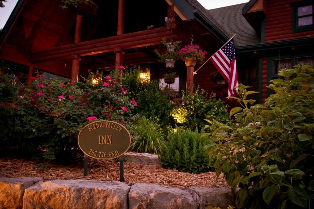 Scenic Valley Inn B&B And Event Center 曼哈顿 外观 照片
